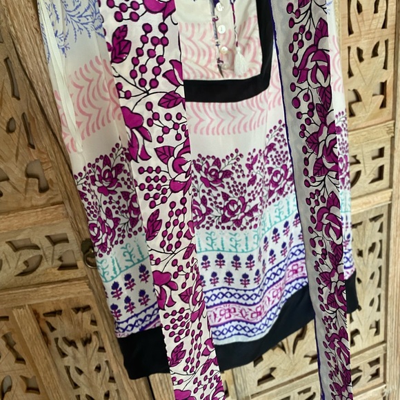 Silk tunic/top.  Boho flair.  Perfect for summer. - Picture 6 of 11